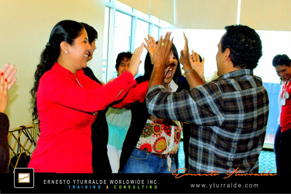 Team Building Miami | Outdoor Training con cuerdas bajas para fortalecer la confianza del equipo